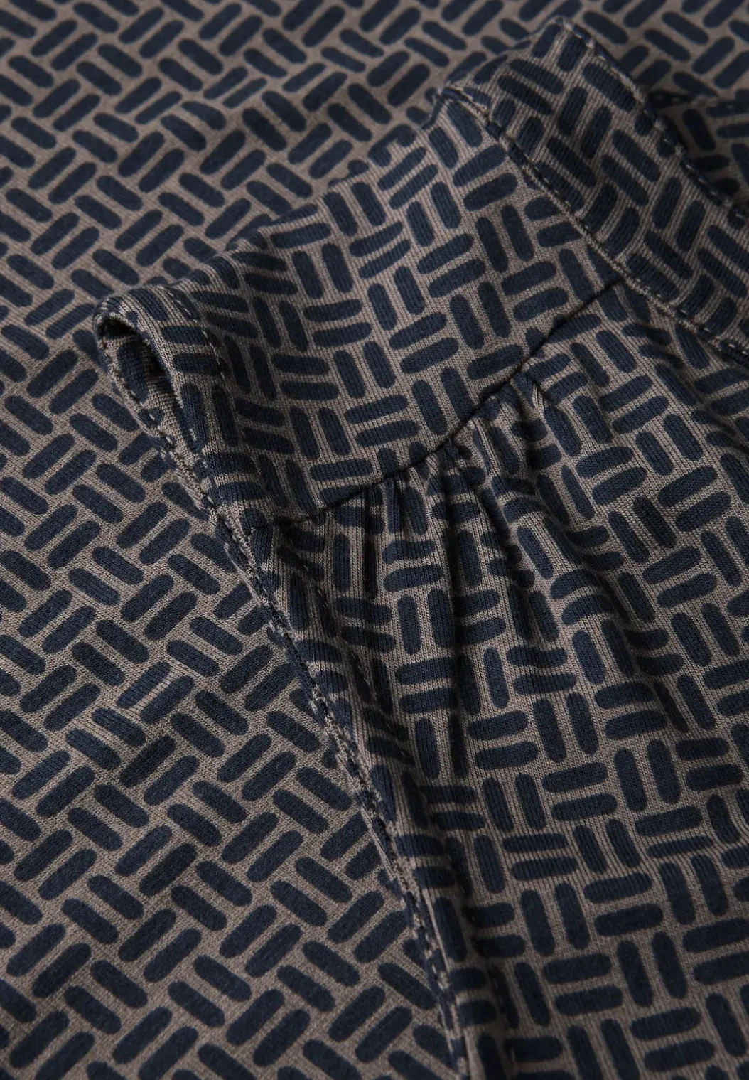 Tricot top met gespleten hals