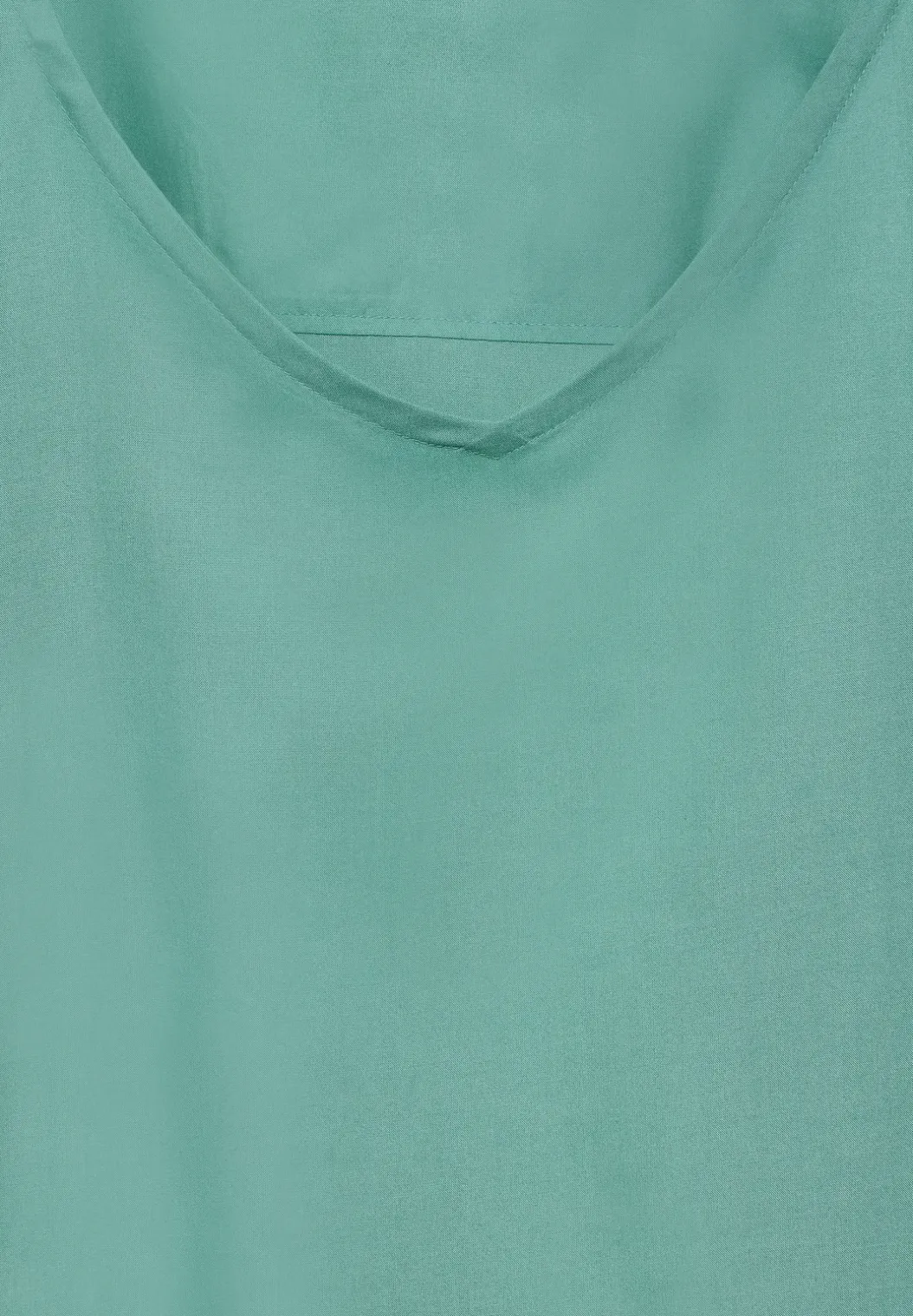 T-shirt blouse