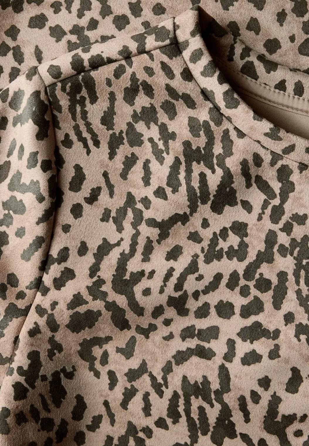 Velours jurk met leoprint