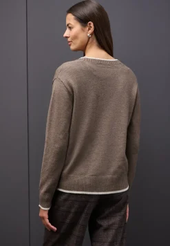 Vest met contrasterende details