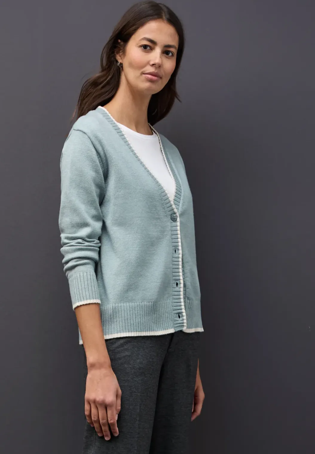 Vest met contrasterende details