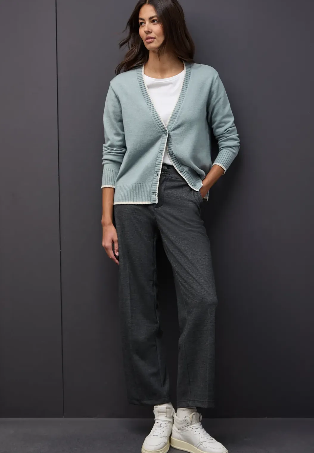 Vest met contrasterende details