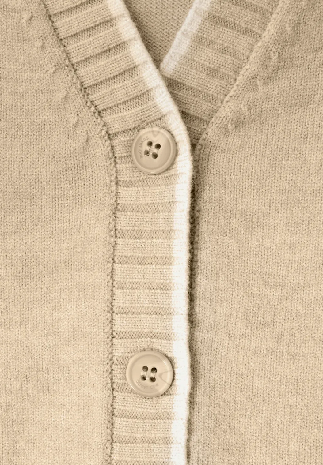 Vest met contrasterende details