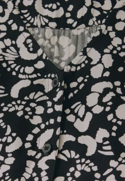 V-hals blouse met knopen