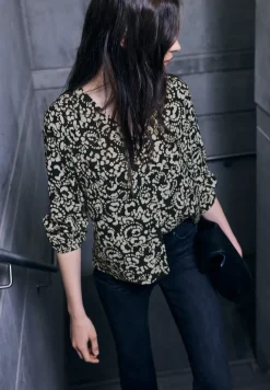 V-hals blouse met knopen