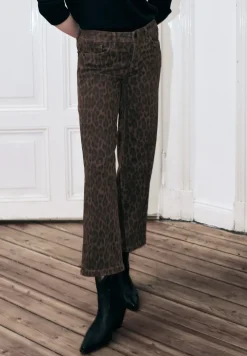 Wide Leg Leo Jeans