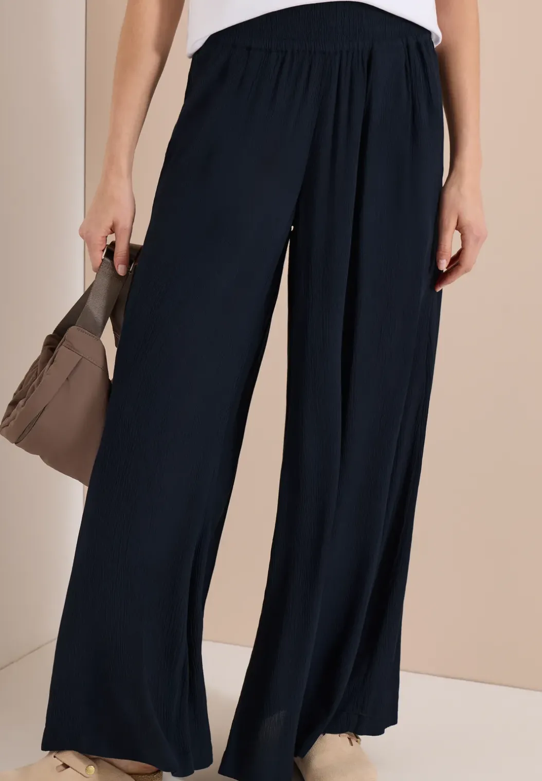 Wide Legs broek met crêpe structuur
